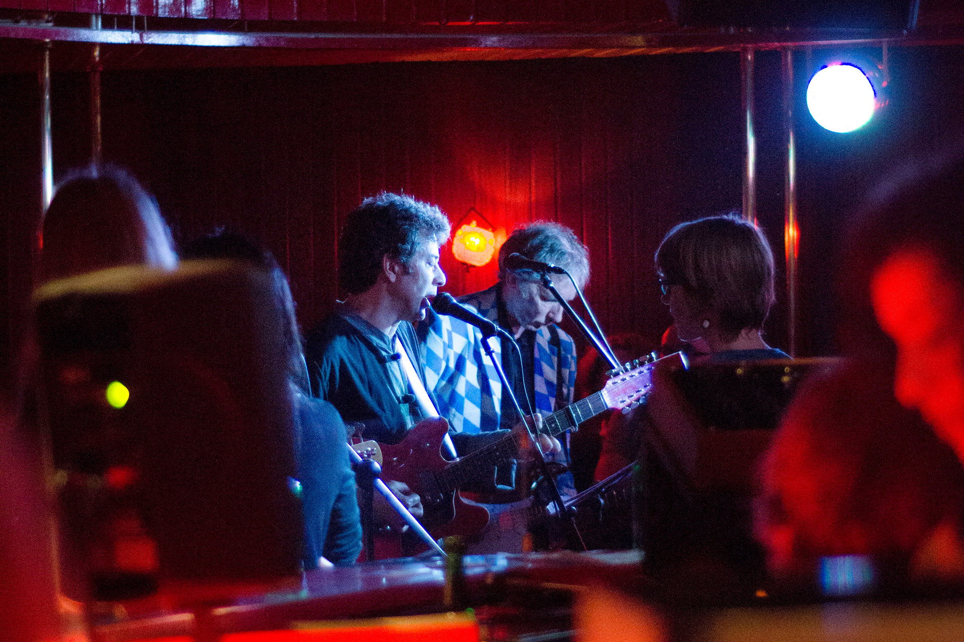Frontman Bid in the King George Bar in Cologne